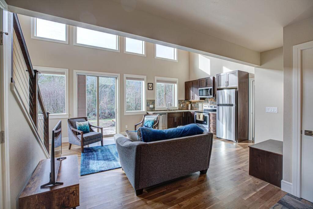 Newly Built Modern Chalet Duplex - 2 Mount Hood Village Eksteriør bilde